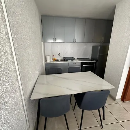 Spacious One Bedroom Dia