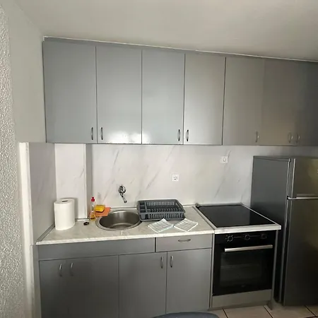 Spacious One Bedroom Dia Apartment