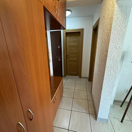 Spacious One Bedroom Dia Apartment *